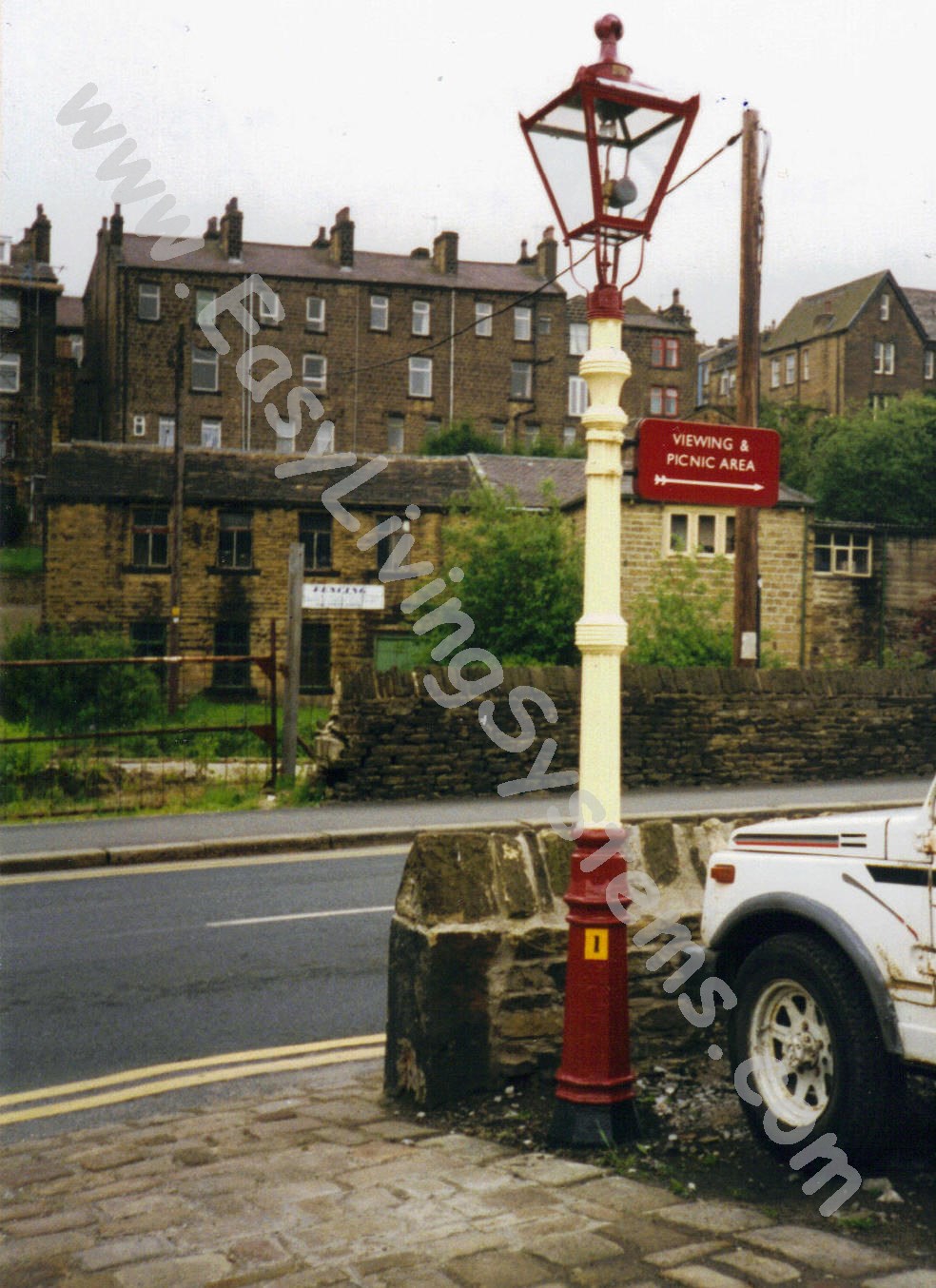 Gas light street lamp at Keighley and Worth Valley Railway